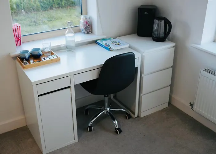 Charming And Private Bathroom In Home, Walking Distance To Center With Free Parking Rum i privatbostad Leeds (West Yorkshire)