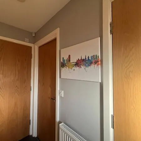 Charming And Private Bathroom In Home, Walking Distance To Center With Free Parking Δωμάτια σε οικογενειακή κατοικία *